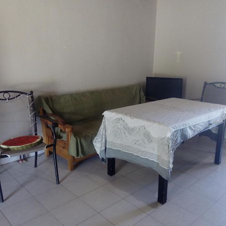 Agia Marina Studios, B Kalipadhon Luaran gambar